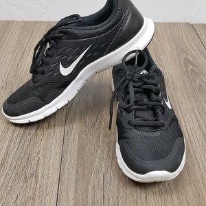 Nike black running shoes sz 8.5